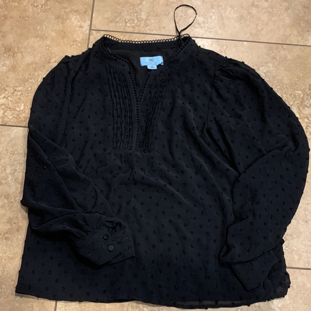 CeCe Black Textured Blouse